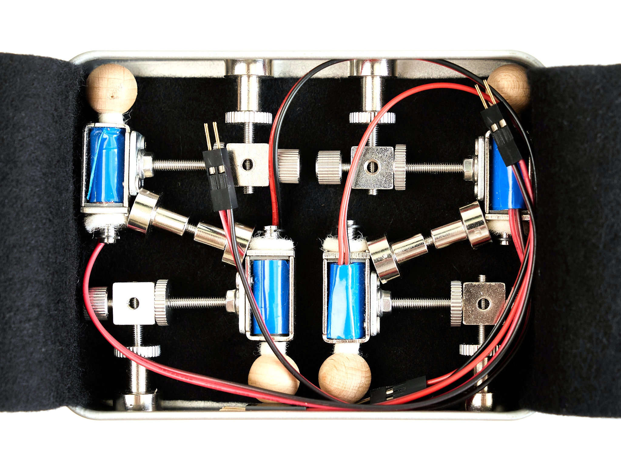 beat, motors in box